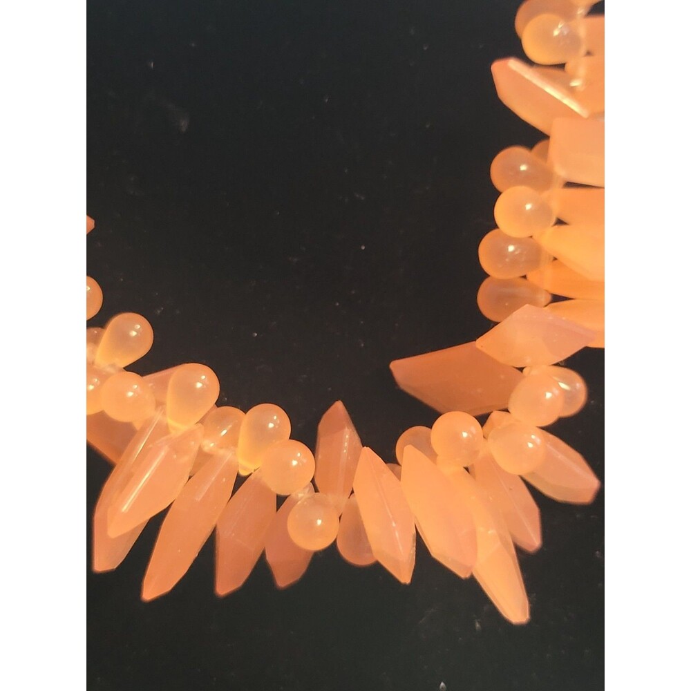 Avon Mark Rock of Ages Peach Faux Coral Bead Necklace  Adjustable - Picture 2 of 6